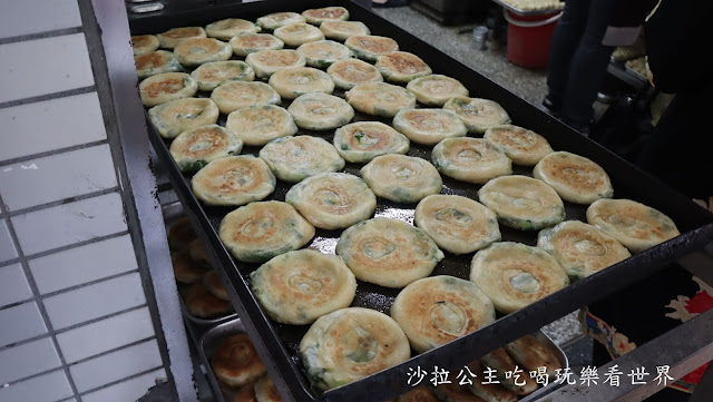 基隆美食/排隊店『周家蔥油餅』這不是蛋餅/基隆人都知道的50年老店 18 基隆美食/排隊店『周家蔥油餅』這不是蛋餅/基隆人都知道的50年老店