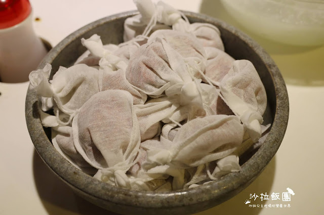 台北火鍋吃到飽『鍋爸涮涮鍋(西門店)』萬華西門町平價火鍋/各式海鮮/肉品/座位舒適 10 台北火鍋吃到飽『鍋爸涮涮鍋(西門店)』萬華西門町平價火鍋/各式海鮮/肉品/座位舒適