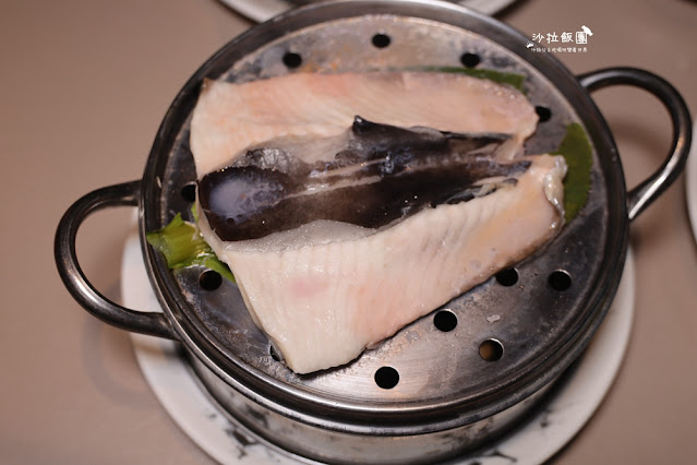 逢甲浮誇系美食必點101海鮮塔『8德司創意餐館逢甲店』宵夜也可以吃到 33 逢甲浮誇系美食必點101海鮮塔『8德司創意餐館逢甲店』宵夜也可以吃到