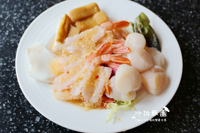 台北吃到飽『泰市場海鮮自助餐廳』天使紅蝦、甜蝦、干貝、極厚蝦餅、泰式奶茶通通吃到飽