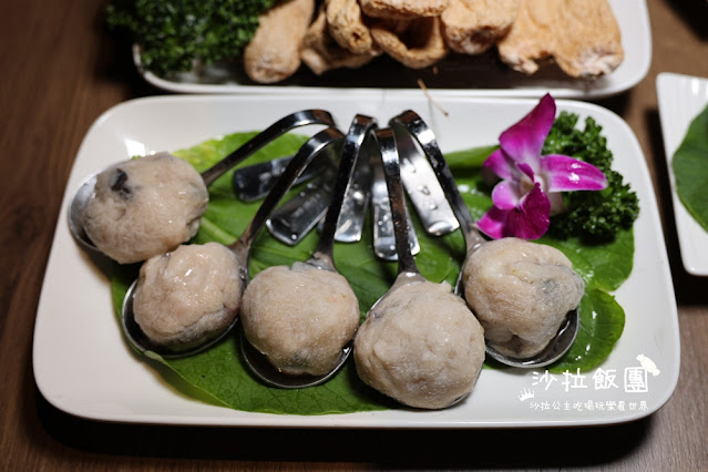 台北最強雞湯火鍋推薦『星曜雞湯』頂級人蔘全雞竹笙雞湯火鍋 53 台北最強雞湯火鍋推薦『星曜雞湯』頂級人蔘全雞竹笙雞湯火鍋