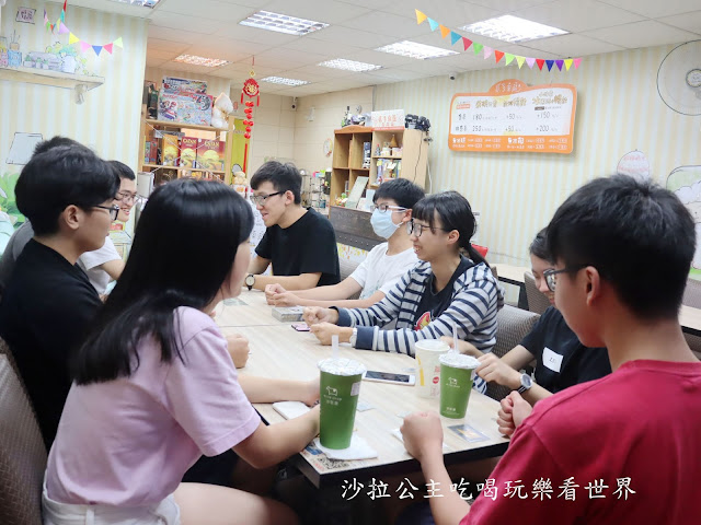 台北車站桌遊/雨天備案『貳家桌遊』台北火車站包場.場地租借/瑞士莫凡彼冰淇淋吃到飽 26 台北車站桌遊/雨天備案『貳家桌遊』台北火車站包場.場地租借/瑞士莫凡彼冰淇淋吃到飽