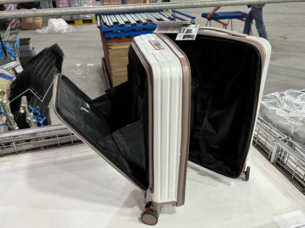 雲林麥寮行李箱特賣會,工廠直營廠拍990元起,胖胖箱、前開式行李箱、後背包 20 雲林麥寮行李箱特賣會,工廠直營廠拍990元起,胖胖箱、前開式行李箱、後背包