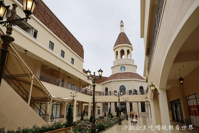 台中景點『麗寶Outlet Mall』打造"小義大利"/全台首間"歐式鐘樓"星巴克鐘樓門市/木育森林 17 台中景點『麗寶Outlet Mall』打造"小義大利"/全台首間"歐式鐘樓"星巴克鐘樓門市/木育森林