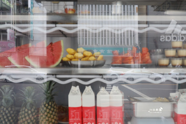 嘉義七彩冰果室,懷舊環境,噴水雞肉飯隔壁 5 嘉義七彩冰果室,懷舊環境,噴水雞肉飯隔壁