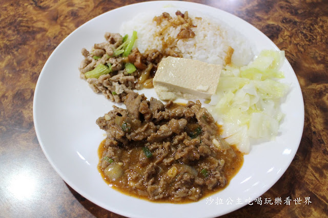 高CP值便當內用飲料、滷肉飯吃到飽『食來運轉』外帶免費加飯附700C.C飲料 12 高CP值便當內用飲料、滷肉飯吃到飽『食來運轉』外帶免費加飯附700C.C飲料