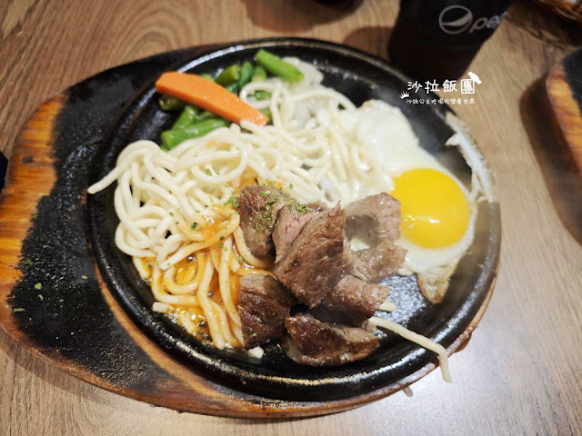 士林牛排『爭厚厚切牛排(士林中山店)』麵包、濃湯、飲料、霜淇淋無限供應 20 士林牛排『爭厚厚切牛排(士林中山店)』麵包、濃湯、飲料、霜淇淋無限供應