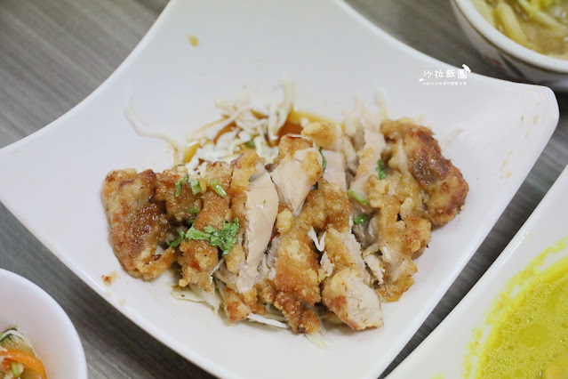 一天只營業3小時，泰國料理100元讓你吃飽飽