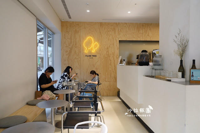 中山區咖啡廳『富錦樹咖啡Fujin Tree Cafe中山店』銀灰色調 5 中山區咖啡廳『富錦樹咖啡Fujin Tree Cafe中山店』銀灰色調