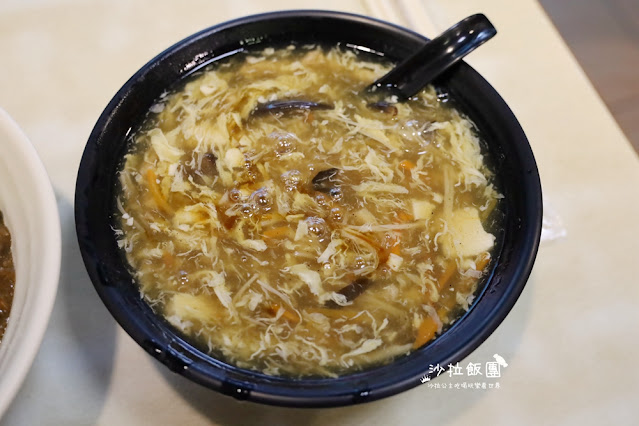 光華商圈『銀記手擀刀切牛肉麵』飲料喝到飽,捷運忠孝新生站 18 光華商圈『銀記手擀刀切牛肉麵』飲料喝到飽,捷運忠孝新生站