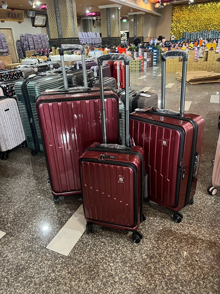 南投埔里行李箱特賣會,工廠直營廠拍,最低990元起,胖胖箱、登機箱、包包通通有 28 南投埔里行李箱特賣會,工廠直營廠拍,最低990元起,胖胖箱、登機箱、包包通通有