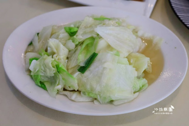 龜吼漁港美食『阿嬌海鮮館』浮誇系小卷米粉、金字塔炒飯必點、菜單 28 龜吼漁港美食『阿嬌海鮮館』浮誇系小卷米粉、金字塔炒飯必點、菜單