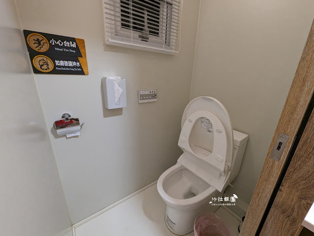 宜蘭恐龍民宿『哥德白色城堡』房間就有大恐龍迎接、露營車 82 宜蘭恐龍民宿『哥德白色城堡』房間就有大恐龍迎接、露營車