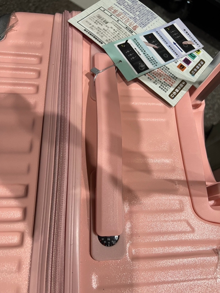 南投埔里行李箱特賣會,工廠直營廠拍,最低990元起,胖胖箱、登機箱、包包通通有 17 南投埔里行李箱特賣會,工廠直營廠拍,最低990元起,胖胖箱、登機箱、包包通通有