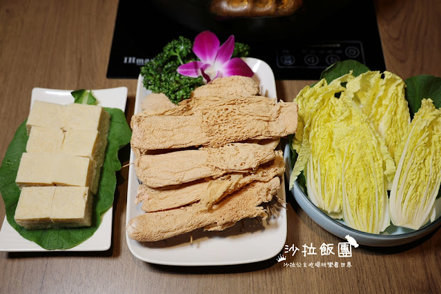 台北最強雞湯火鍋推薦『星曜雞湯』頂級人蔘全雞竹笙雞湯火鍋 33 台北最強雞湯火鍋推薦『星曜雞湯』頂級人蔘全雞竹笙雞湯火鍋