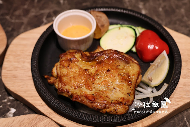 高雄美食『橫濱牛排高雄SKM Park店』平日爽吃六小時