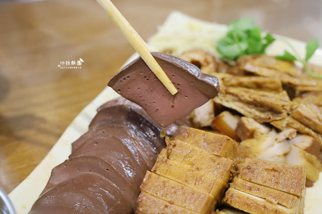 礁溪人氣爆棚大滷鍋『三民大飯店』一天只營業五小時、大碗又便宜 41 礁溪人氣爆棚大滷鍋『三民大飯店』一天只營業五小時、大碗又便宜