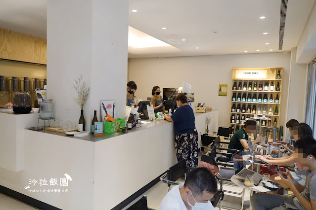 中山區咖啡廳『富錦樹咖啡Fujin Tree Cafe中山店』銀灰色調 4 中山區咖啡廳『富錦樹咖啡Fujin Tree Cafe中山店』銀灰色調