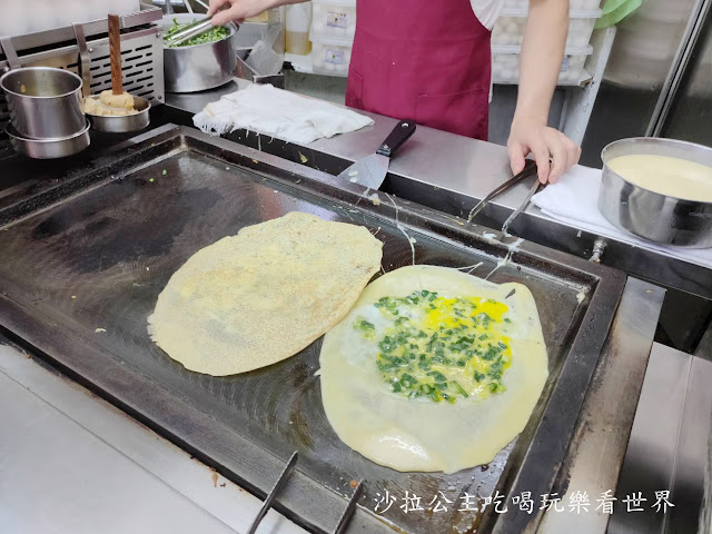 台中逢甲夜市必吃人氣美食『明倫蛋餅』40年老店/買蛋餅要抽號碼牌 5 台中逢甲夜市必吃人氣美食『明倫蛋餅』40年老店/買蛋餅要抽號碼牌