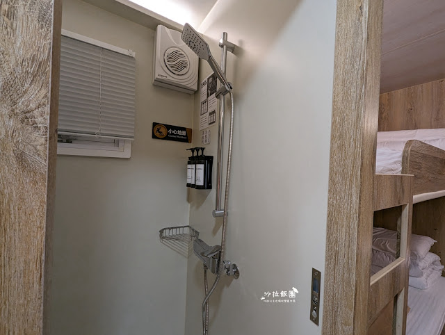 宜蘭恐龍民宿『哥德白色城堡』房間就有大恐龍迎接、露營車 83 宜蘭恐龍民宿『哥德白色城堡』房間就有大恐龍迎接、露營車