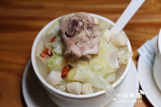 善導寺美食『雙月食品社青島店』米其林必比登推薦、養生雞湯、油飯必點 16 善導寺美食『雙月食品社青島店』米其林必比登推薦、養生雞湯、油飯必點