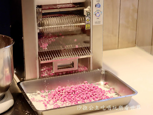 士林夜市飲料推薦『魚池貳壹(台北士林總店)』手工現做珍珠/手炒黑糖/捷運劍潭站 6 士林夜市飲料推薦『魚池貳壹(台北士林總店)』手工現做珍珠/手炒黑糖/捷運劍潭站