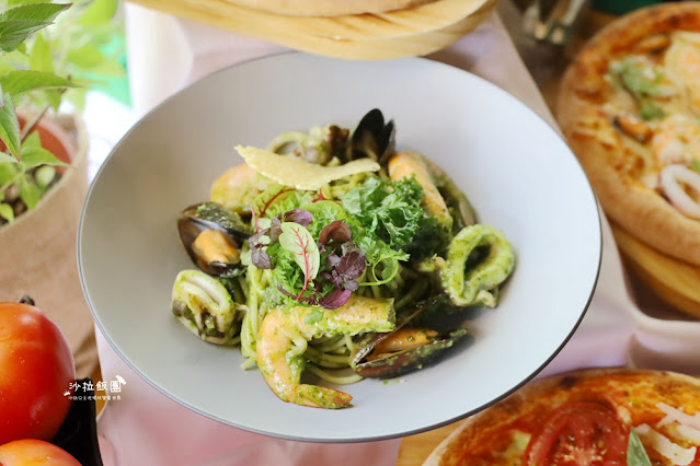 迎聖誕,慶跨年『義饗食堂』法烤春雞大餐第2客半價,包場尾牙春酒每人980元起滿額再送住宿券 22 迎聖誕,慶跨年『義饗食堂』法烤春雞大餐第2客半價,包場尾牙春酒每人980元起滿額再送住宿券