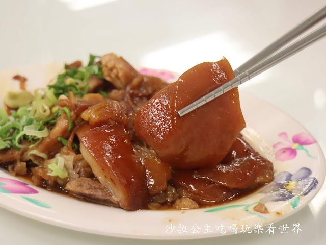 三重美食/小吃『五燈獎豬腳魯肉飯』三重四大滷肉飯/韓國白鐘元來台推薦小吃/辣蘿蔔無限供應 15 三重美食/小吃『五燈獎豬腳魯肉飯』三重四大滷肉飯/韓國白鐘元來台推薦小吃/辣蘿蔔無限供應
