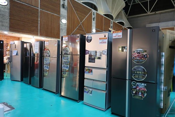 【雙北最大台灣廠拍】tokuyo按摩椅、夏普、名牌運動鞋、伊蕾服飾 30 【雙北最大台灣廠拍】tokuyo按摩椅、夏普、名牌運動鞋、伊蕾服飾