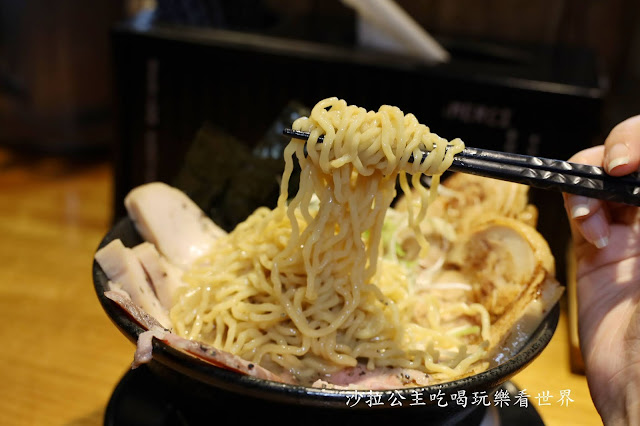 排隊像掉到水裡都要排加麵不加價『隱家拉麵』士林美食推薦、捷運士林站 21 排隊像掉到水裡都要排加麵不加價『隱家拉麵』士林美食推薦、捷運士林站