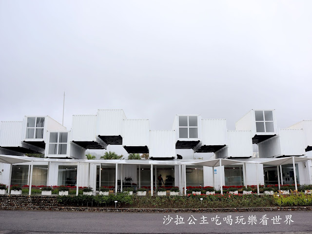 宜蘭貨櫃屋咖啡『HoWine&#038;Cafe』宜蘭礁溪龍潭湖旁/76個貨櫃屋媲美花蓮星巴克