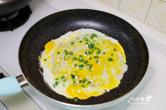 食譜『粉漿蛋餅』懷念古早味蛋餅的味道/滿滿蔥花香 7 食譜『粉漿蛋餅』懷念古早味蛋餅的味道/滿滿蔥花香