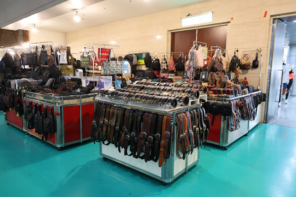 【雙北最大台灣廠拍】tokuyo按摩椅、夏普、名牌運動鞋、伊蕾服飾 176 【雙北最大台灣廠拍】tokuyo按摩椅、夏普、名牌運動鞋、伊蕾服飾