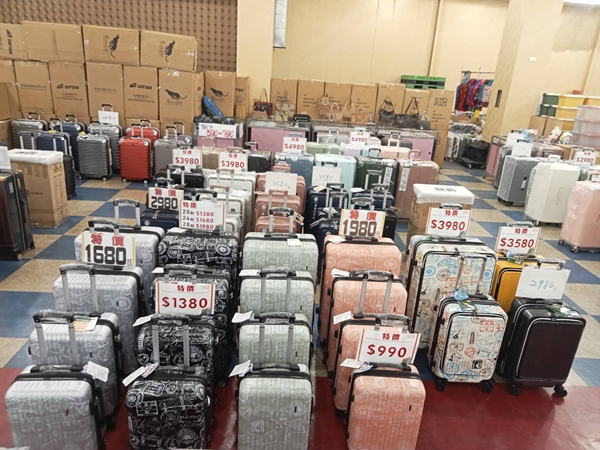 台南仁德行李箱特賣會，最低990元起，工廠直營廠拍，只有10天