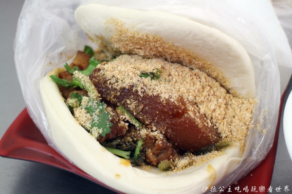 三重排隊人氣美食『無店名刈包』三重小吃/四神湯/食尚玩家介紹/尾牙刈包/自強路 10 三重排隊人氣美食『無店名刈包』三重小吃/四神湯/食尚玩家介紹/尾牙刈包/自強路