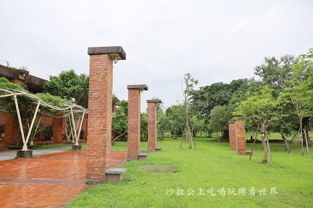 宜蘭景點/綠建築『宜蘭縣政府』婚紗拍攝/散步/運動 12 宜蘭景點/綠建築『宜蘭縣政府』婚紗拍攝/散步/運動