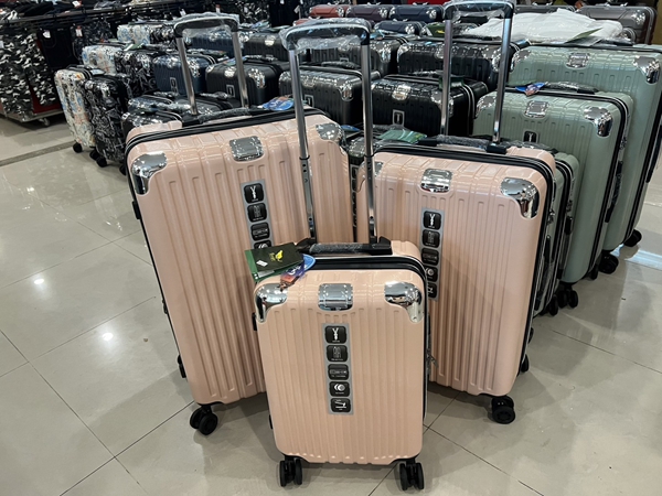 彰化福興行李箱特賣會,工廠直營廠拍特價出清 20 彰化福興行李箱特賣會,工廠直營廠拍特價出清