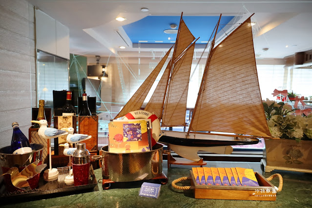 台北必吃牛排，營造郵輪船艙地中海藍白風格，好吃的頂級牛排