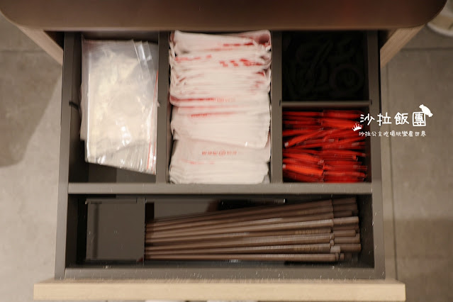 台北人氣火鍋『海底撈微風南山店』法式風格店型、獨立包廂、兒童遊戲室 25 台北人氣火鍋『海底撈微風南山店』法式風格店型、獨立包廂、兒童遊戲室