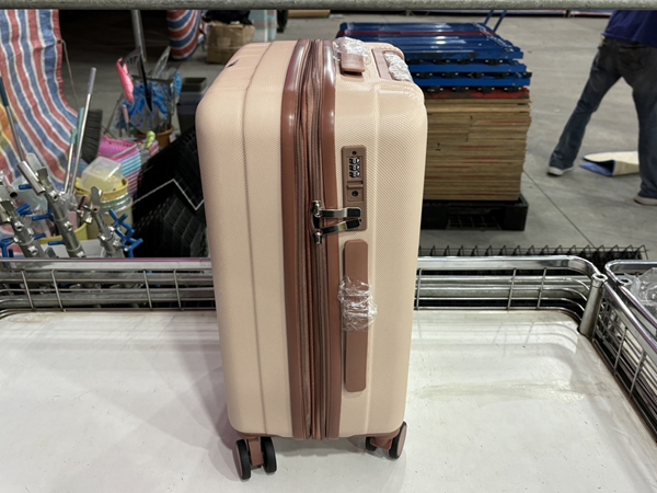 雲林麥寮行李箱特賣會,工廠直營廠拍990元起,胖胖箱、前開式行李箱、後背包 5 雲林麥寮行李箱特賣會,工廠直營廠拍990元起,胖胖箱、前開式行李箱、後背包