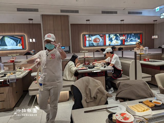 台北人氣火鍋『海底撈微風南山店』法式風格店型、獨立包廂、兒童遊戲室 50 台北人氣火鍋『海底撈微風南山店』法式風格店型、獨立包廂、兒童遊戲室