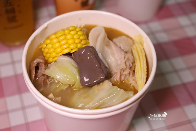 士林新開幕小火鍋『鍋老師台式國民鍋』多種特殊湯底 17 士林新開幕小火鍋『鍋老師台式國民鍋』多種特殊湯底