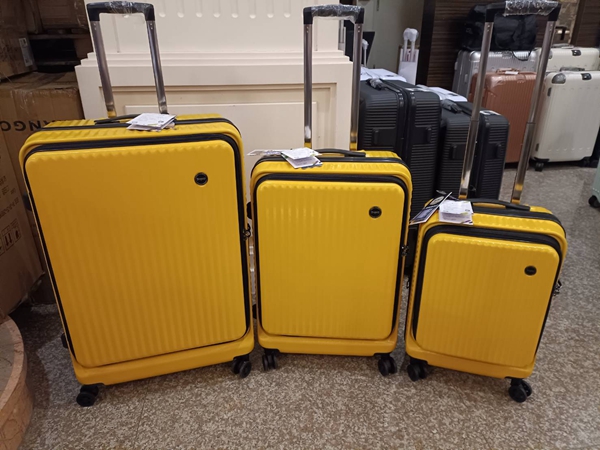 台中豐原行李箱特賣會,工廠直營廠拍990元起,包包、公事包通通有 22 台中豐原行李箱特賣會,工廠直營廠拍990元起,包包、公事包通通有