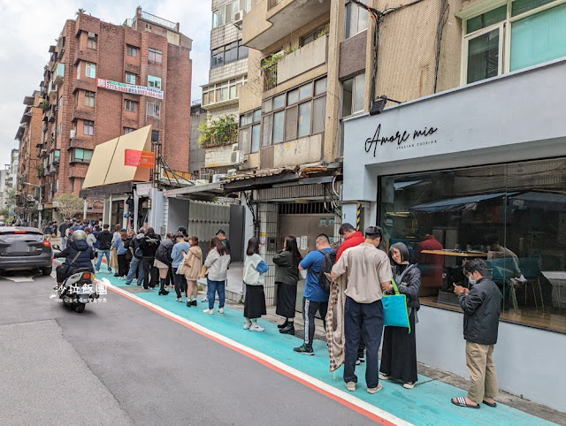 BLIKE台中最美奶茶店插旗東區延吉街,排了一小時才買到 4 BLIKE台中最美奶茶店插旗東區延吉街,排了一小時才買到