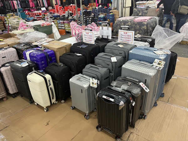 【花蓮吉安聯合特賣會】行李箱工廠直營廠拍990元起,胖胖箱、前開式行李箱、包包 26 【花蓮吉安聯合特賣會】行李箱工廠直營廠拍990元起,胖胖箱、前開式行李箱、包包