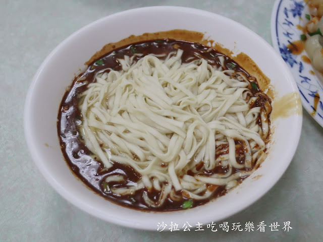 宜蘭頭城美食『頭城麻醬麵』蛤蜊湯沒有/小菜30元起/香噴噴沙茶麵 11 宜蘭頭城美食『頭城麻醬麵』蛤蜊湯沒有/小菜30元起/香噴噴沙茶麵