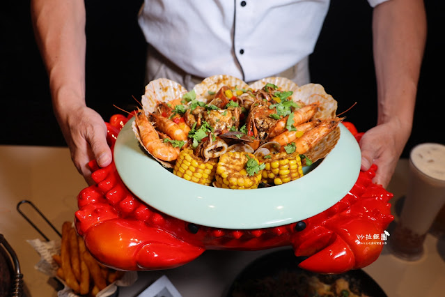 逢甲浮誇系美食必點101海鮮塔『8德司創意餐館逢甲店』宵夜也可以吃到 25 逢甲浮誇系美食必點101海鮮塔『8德司創意餐館逢甲店』宵夜也可以吃到