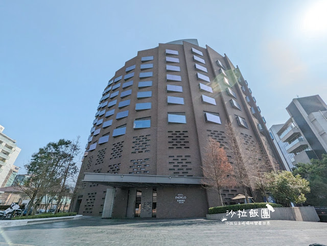 台北吃到飽『泰市場海鮮自助餐廳』天使紅蝦、甜蝦、干貝、極厚蝦餅、泰式奶茶通通吃到飽