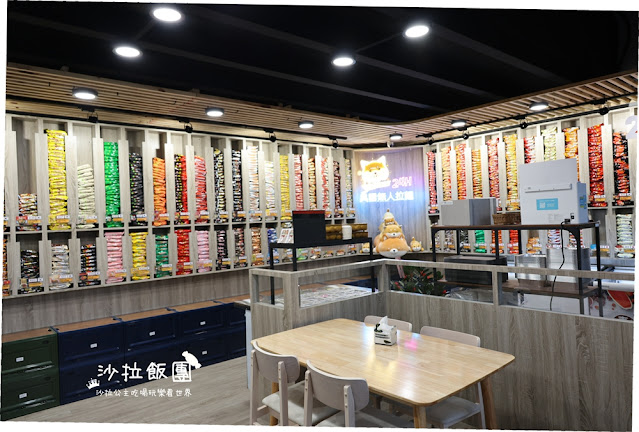 無人手工窯烤披薩『Yiguo Ramen 24H異國無人拉麵店-中山旗艦店』多種配菜、飲料免費加 8 無人手工窯烤披薩『Yiguo Ramen 24H異國無人拉麵店-中山旗艦店』多種配菜、飲料免費加