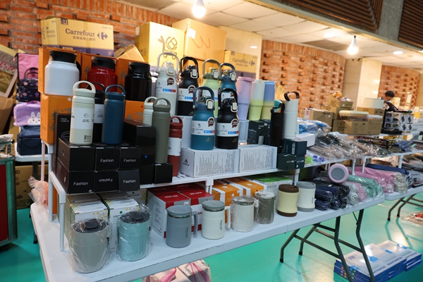 【雙北最大台灣廠拍】tokuyo按摩椅、夏普、名牌運動鞋、伊蕾服飾 149 【雙北最大台灣廠拍】tokuyo按摩椅、夏普、名牌運動鞋、伊蕾服飾